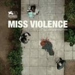 Come in "Miss Violence", la violenza si può nascondere dietro un'apparente normalità.